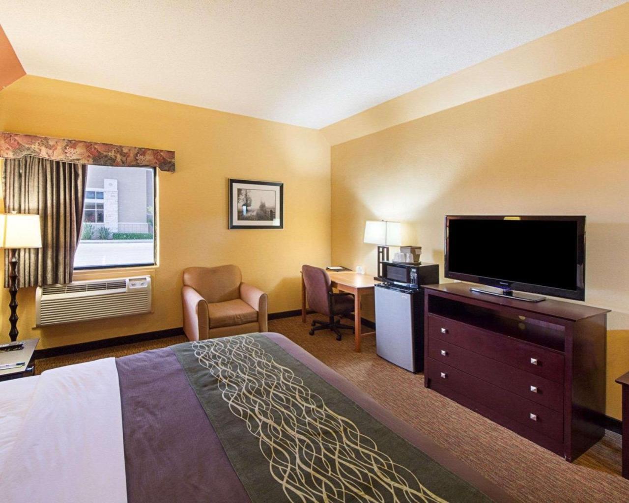 Comfort Inn Near Medical Center Mission Bagian luar foto